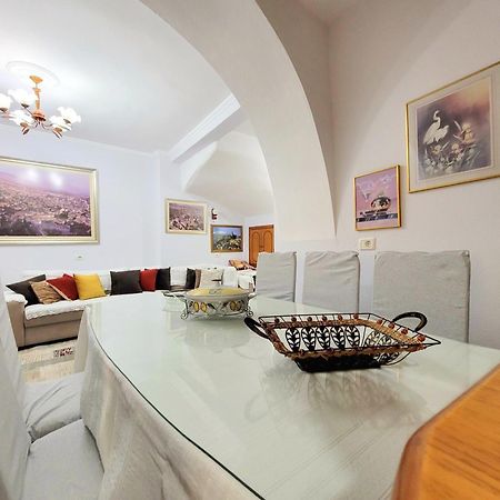 Marbi Guest House จีโรคาสเตอร์ ภายนอก รูปภาพ