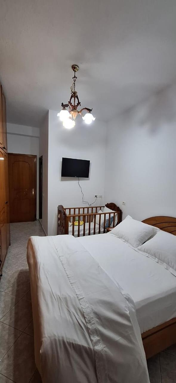 Marbi Guest House จีโรคาสเตอร์ ภายนอก รูปภาพ