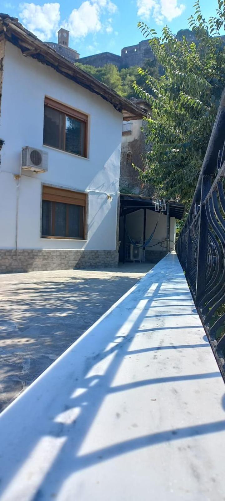 Marbi Guest House จีโรคาสเตอร์ ภายนอก รูปภาพ