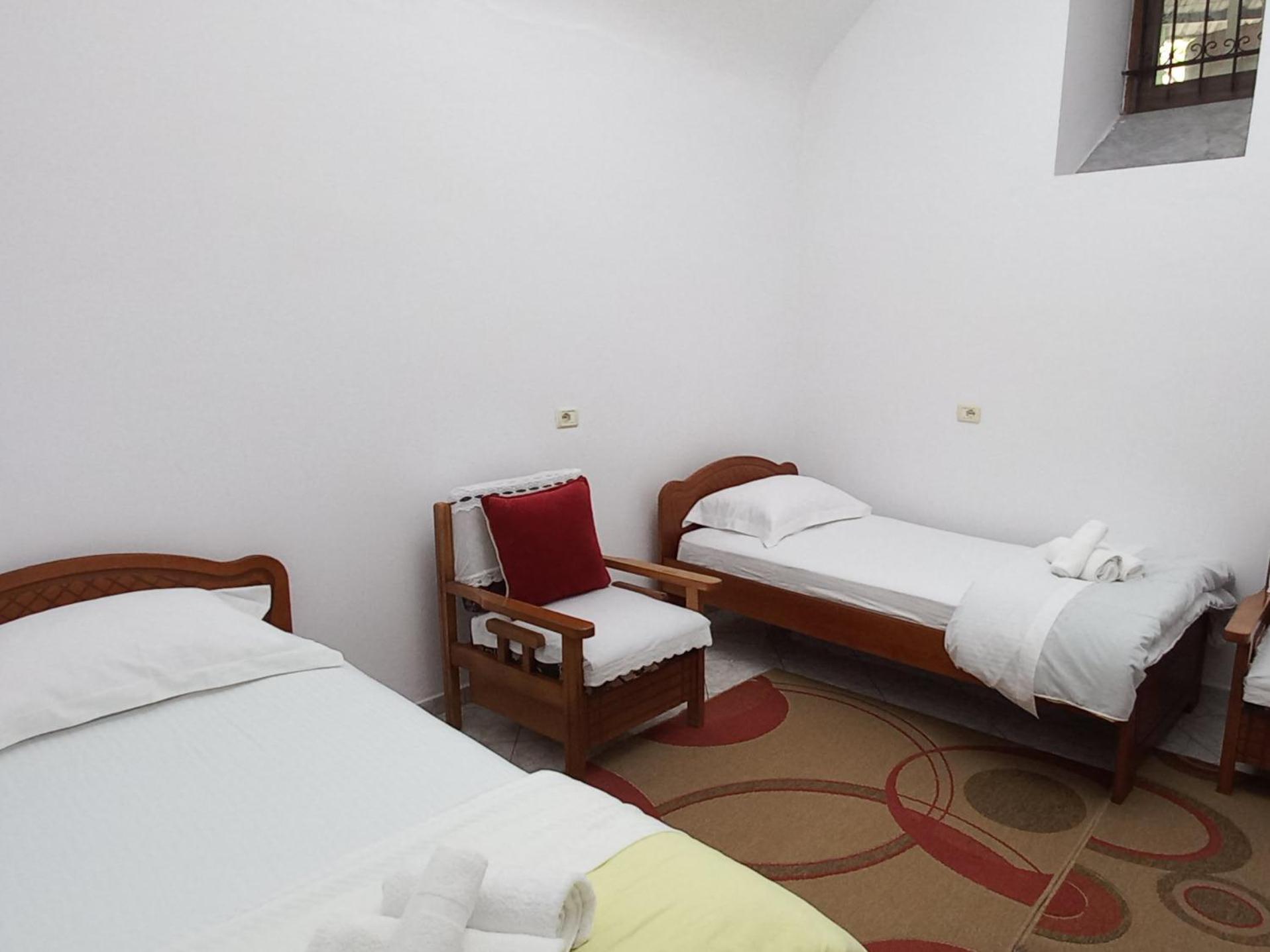 Marbi Guest House จีโรคาสเตอร์ ภายนอก รูปภาพ