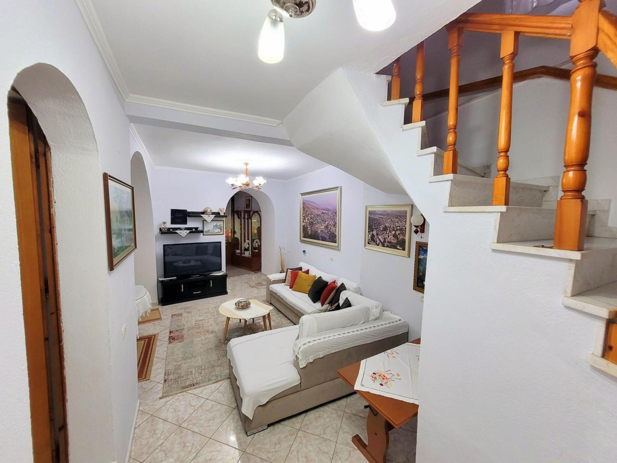 Marbi Guest House จีโรคาสเตอร์ ภายนอก รูปภาพ