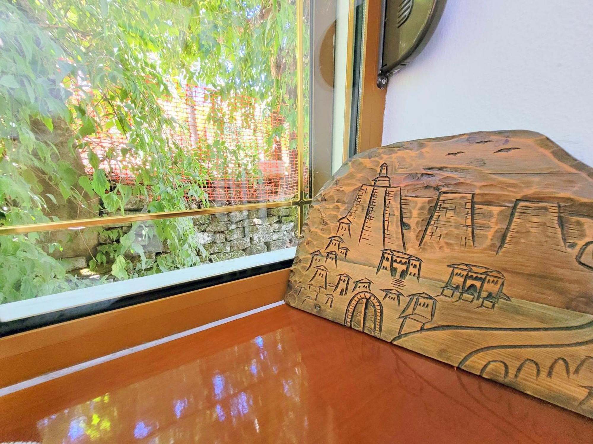 Marbi Guest House จีโรคาสเตอร์ ภายนอก รูปภาพ