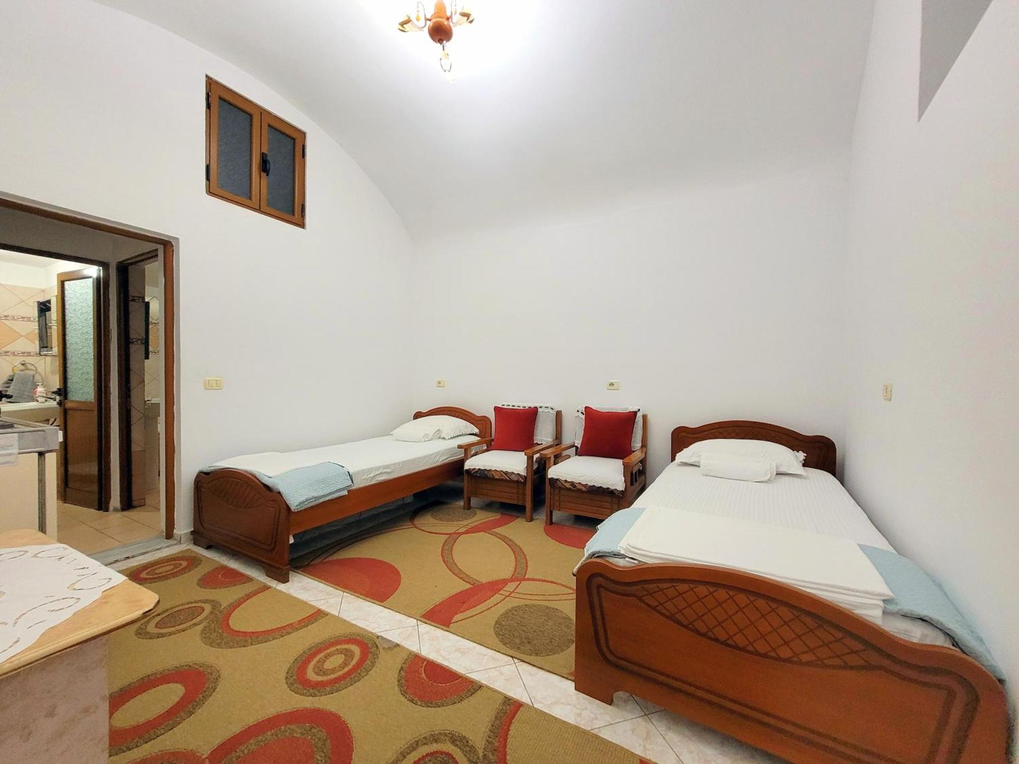 Marbi Guest House จีโรคาสเตอร์ ภายนอก รูปภาพ
