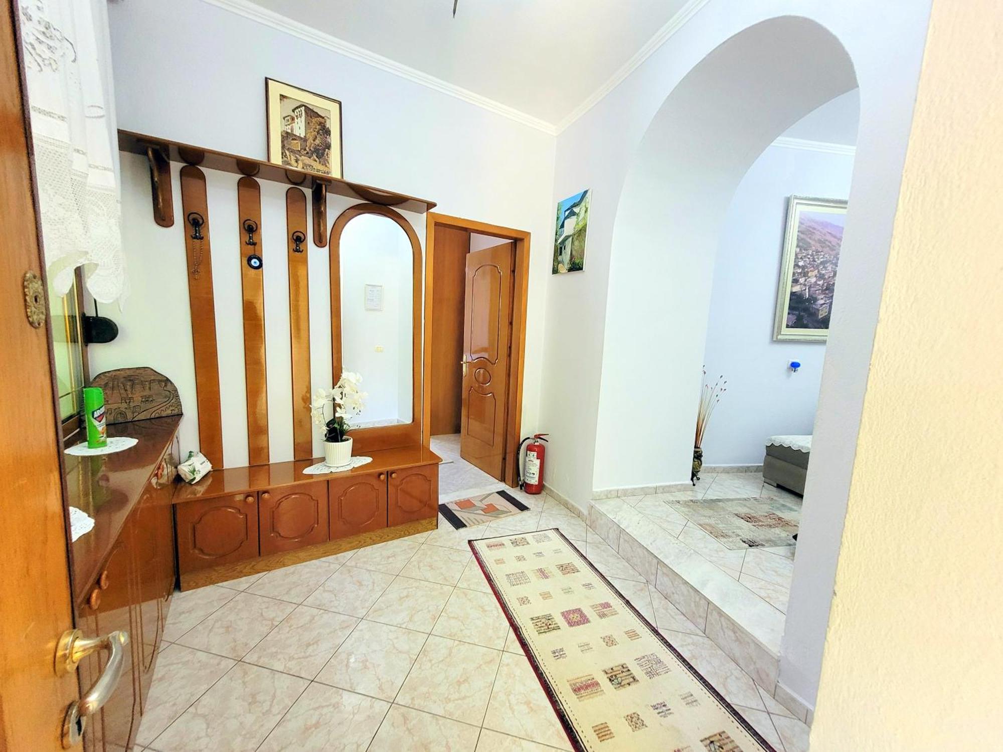 Marbi Guest House จีโรคาสเตอร์ ภายนอก รูปภาพ