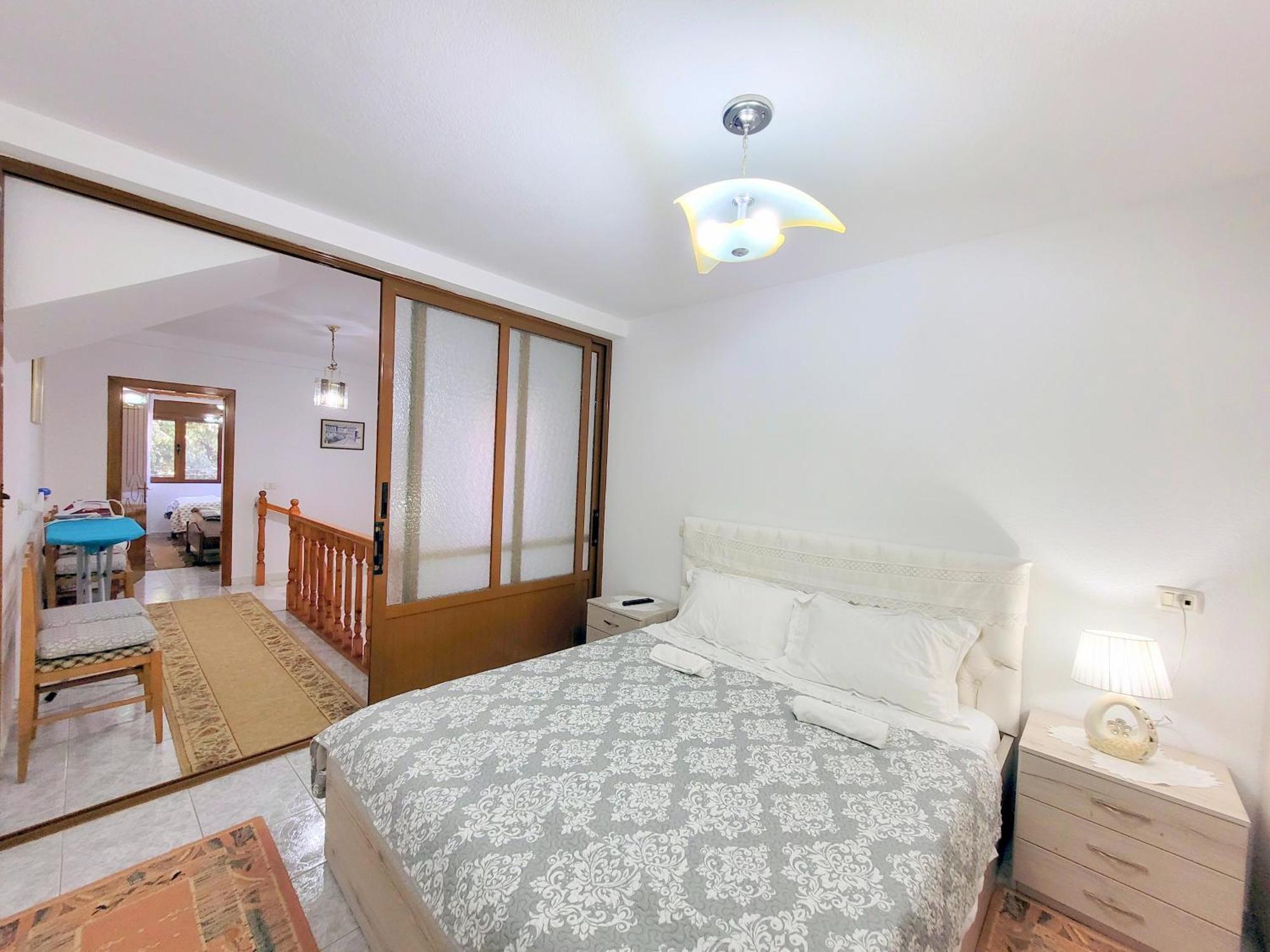 Marbi Guest House จีโรคาสเตอร์ ภายนอก รูปภาพ