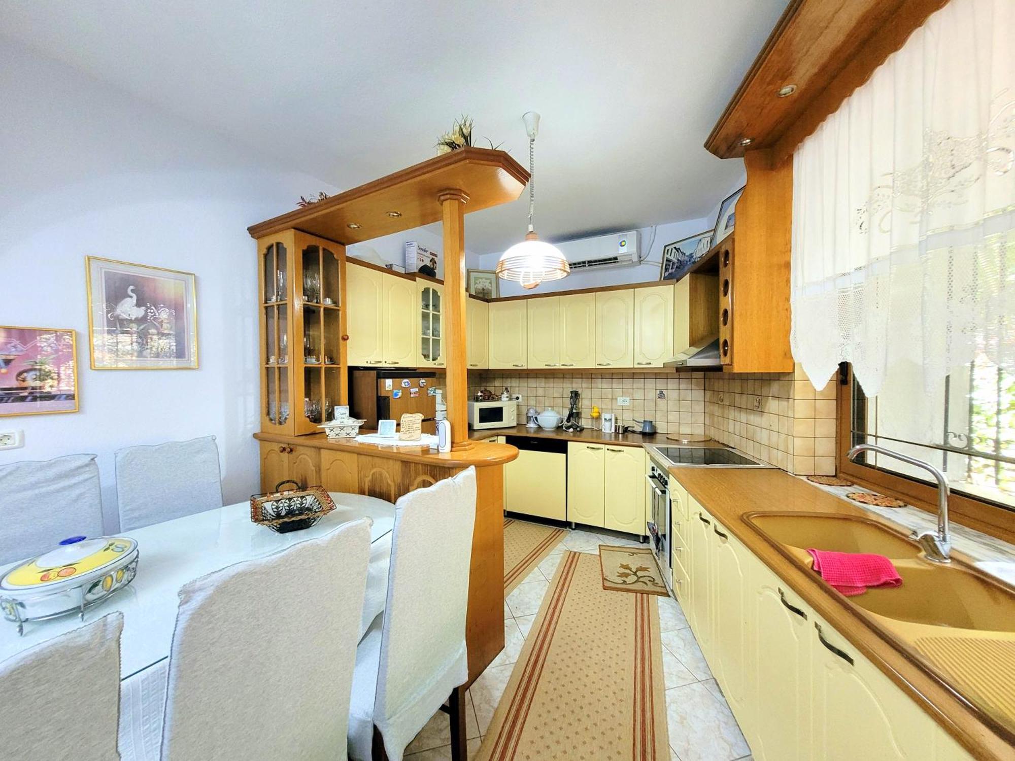 Marbi Guest House จีโรคาสเตอร์ ภายนอก รูปภาพ